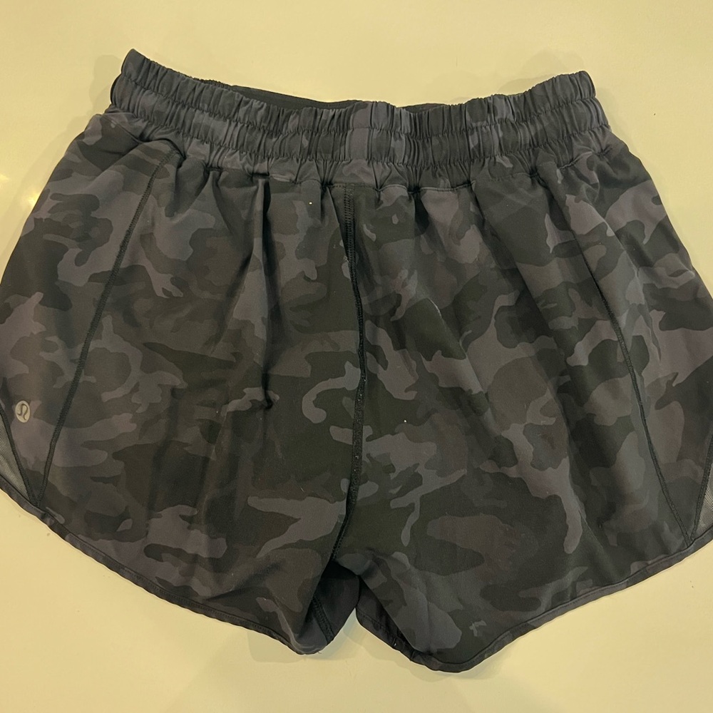 Lululemon Black Camo Hotty-Hot shorts tall